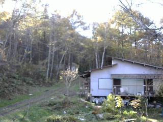 長野県菅平高原 ゆたか山荘 西側(坂上) 2025/11/01 14:15