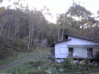 長野県菅平高原 ゆたか山荘 西側(坂上) 2025/11/01 16:00