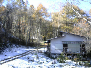 長野県菅平高原 ゆたか山荘 西側(坂上) 2025/11/04 11:15