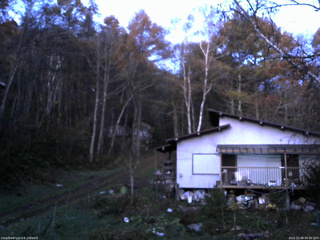 長野県菅平高原 ゆたか山荘 西側(坂上) 2025/11/06 06:00