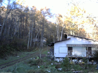 長野県菅平高原 ゆたか山荘 西側(坂上) 2025/11/06 07:15