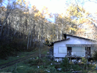 長野県菅平高原 ゆたか山荘 西側(坂上) 2025/11/06 08:15