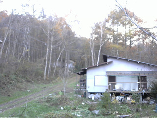 長野県菅平高原 ゆたか山荘 西側(坂上) 2025/11/06 15:00
