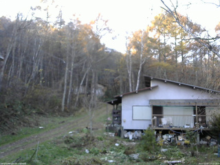 長野県菅平高原 ゆたか山荘 西側(坂上) 2025/11/07 14:15