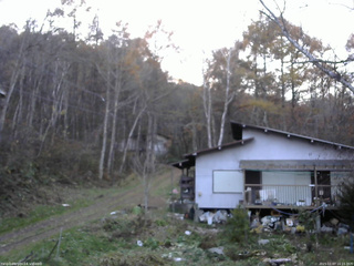 長野県菅平高原 ゆたか山荘 西側(坂上) 2025/11/07 16:15