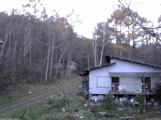 長野県菅平高原 ゆたか山荘 西側(坂上) 2025/11/11 16:00