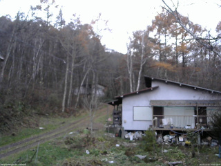 長野県菅平高原 ゆたか山荘 西側(坂上) 2025/11/11 16:45