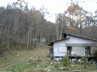 長野県菅平高原 ゆたか山荘 西側(坂上) 2025/11/13 14:15