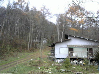 長野県菅平高原 ゆたか山荘 西側(坂上) 2025/11/14 12:00