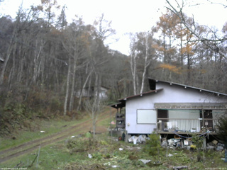 長野県菅平高原 ゆたか山荘 西側(坂上) 2025/11/14 12:45