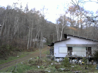 長野県菅平高原 ゆたか山荘 西側(坂上) 2025/11/18 11:00