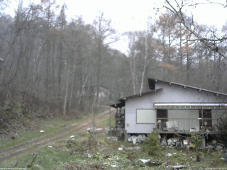 長野県菅平高原 ゆたか山荘 西側(坂上) 2025/11/18 12:45