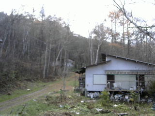 長野県菅平高原 ゆたか山荘 西側(坂上) 2025/11/18 13:45