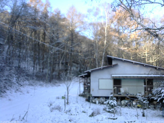 長野県菅平高原 ゆたか山荘 西側(坂上) 2025/11/20 07:45