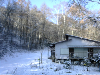 長野県菅平高原 ゆたか山荘 西側(坂上) 2025/11/20 08:30