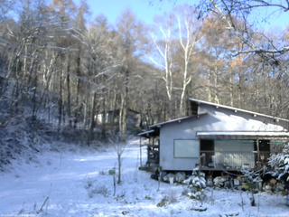 長野県菅平高原 ゆたか山荘 西側(坂上) 2025/11/20 09:15