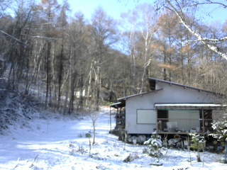 長野県菅平高原 ゆたか山荘 西側(坂上) 2025/11/20 11:30