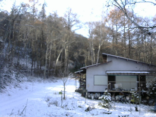 長野県菅平高原 ゆたか山荘 西側(坂上) 2025/11/20 13:30