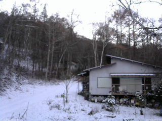 長野県菅平高原 ゆたか山荘 西側(坂上) 2025/11/20 16:30