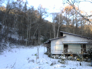 長野県菅平高原 ゆたか山荘 西側(坂上) 2025/11/21 07:00