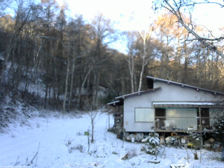 長野県菅平高原 ゆたか山荘 西側(坂上) 2025/11/21 07:15