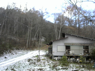長野県菅平高原 ゆたか山荘 西側(坂上) 2025/11/21 14:00