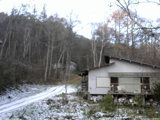 長野県菅平高原 ゆたか山荘 西側(坂上) 2025/11/21 14:15