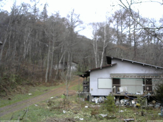 長野県菅平高原 ゆたか山荘 西側(坂上) 2025/11/25 08:00