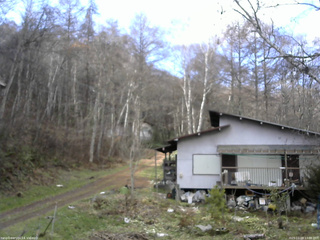 長野県菅平高原 ゆたか山荘 西側(坂上) 2025/11/28 13:00