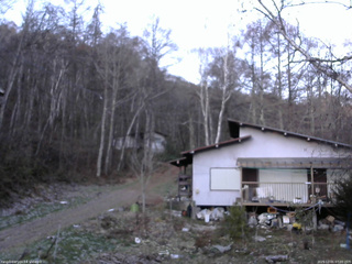 長野県菅平高原 ゆたか山荘 西側(坂上) 2025/12/01 07:00