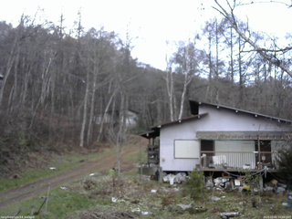 長野県菅平高原 ゆたか山荘 西側(坂上) 2025/12/01 15:00