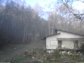 長野県菅平高原 ゆたか山荘 西側(坂上) 2025/12/02 08:00