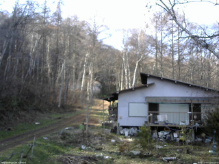 長野県菅平高原 ゆたか山荘 西側(坂上) 2025/12/02 12:45