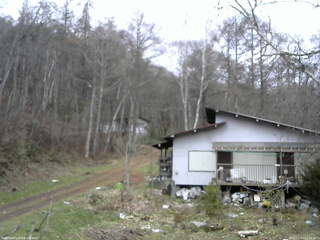 長野県菅平高原 ゆたか山荘 西側(坂上) 2025/12/03 12:00