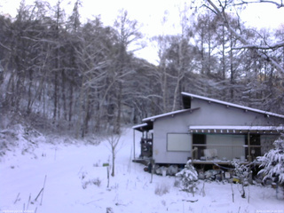 長野県菅平高原 ゆたか山荘 西側(坂上) 2025/12/04 14:30
