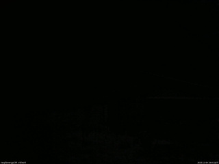 長野県菅平高原 ゆたか山荘 西側(坂上) 2025/12/04 19:45