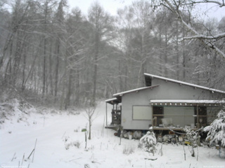 長野県菅平高原 ゆたか山荘 西側(坂上) 2025/12/05 11:30