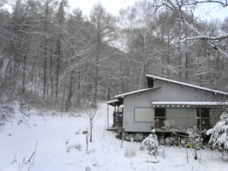 長野県菅平高原 ゆたか山荘 西側(坂上) 2025/12/05 12:45