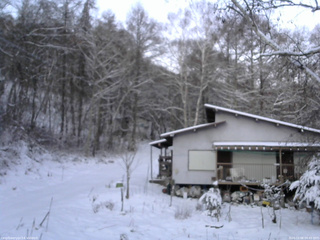 長野県菅平高原 ゆたか山荘 西側(坂上) 2025/12/06 06:45