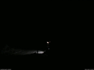 長野県菅平高原 ゆたか山荘 西側(坂上) 2025/12/06 17:30