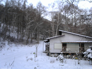 長野県菅平高原 ゆたか山荘 西側(坂上) 2025/12/07 06:45