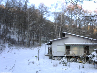 長野県菅平高原 ゆたか山荘 西側(坂上) 2025/12/07 07:15