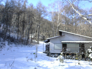 長野県菅平高原 ゆたか山荘 西側(坂上) 2025/12/07 11:15