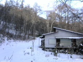 長野県菅平高原 ゆたか山荘 西側(坂上) 2025/12/07 13:30