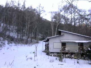 長野県菅平高原 ゆたか山荘 西側(坂上) 2025/12/07 14:30