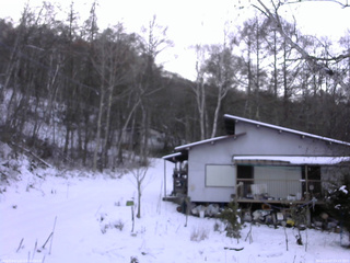 長野県菅平高原 ゆたか山荘 西側(坂上) 2025/12/07 15:15