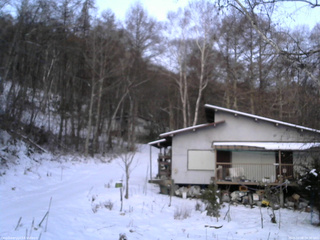 長野県菅平高原 ゆたか山荘 西側(坂上) 2025/12/08 06:30