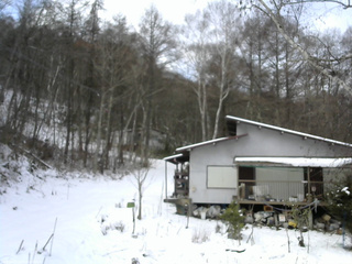 長野県菅平高原 ゆたか山荘 西側(坂上) 2025/12/08 10:30
