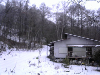 長野県菅平高原 ゆたか山荘 西側(坂上) 2025/12/09 06:45
