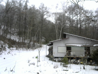 長野県菅平高原 ゆたか山荘 西側(坂上) 2025/12/09 08:45